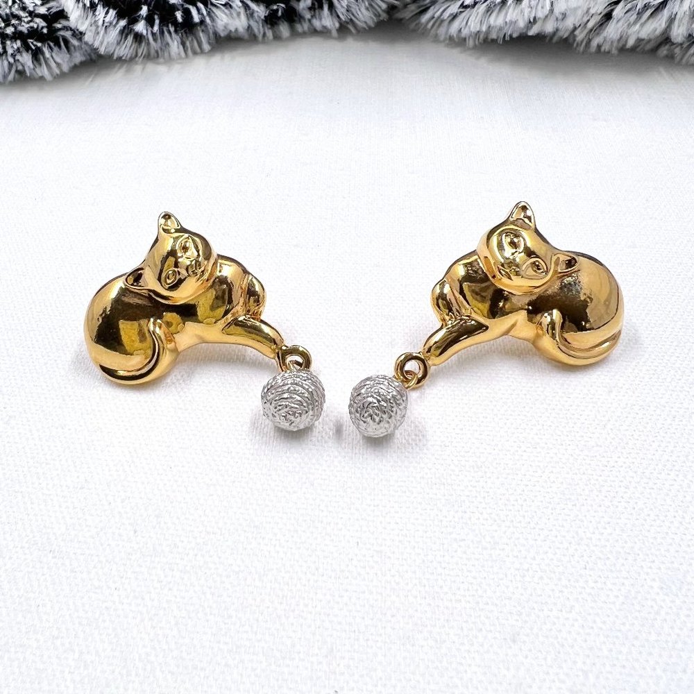 🎉HP🎉 Gold & Silver Tone Kitty Cat Earrings with Yarn Ball Dangles